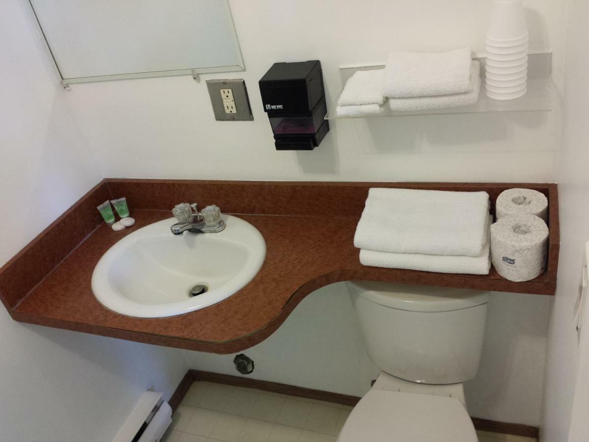 Moosomin Motel 외부 사진